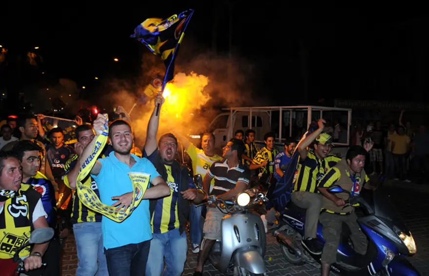 Her yer sarı lacivert 29