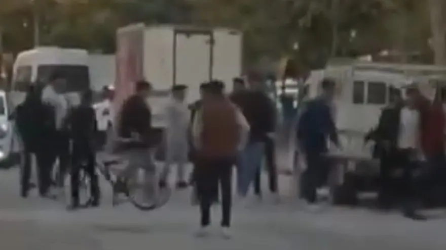 Liselilerin kavgasındaiki öğrenci silahla vuruldu! Liselilerin kavgasındaiki öğrenci silahla vuruldu!