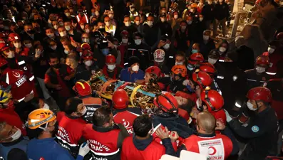 14 yaşındaki İdil, 58 saat sonra enkazdan sağ çıkartıldı