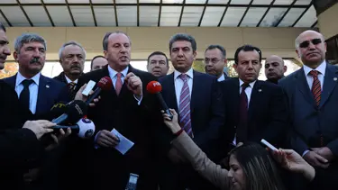 CHP’li vekillerden TRT önünde eylem