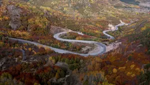 2 bin rakımlı geçitte masalsı görüntüler oluştu