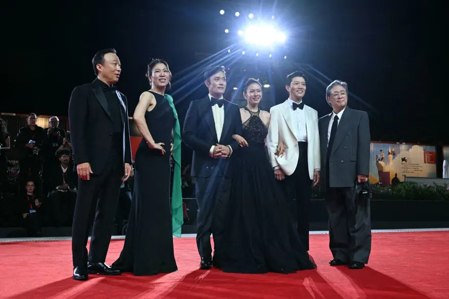Venedik Film Festivali'nde büyük coşku: Julia Roberts ve Park Chan-wook'un filmleri ayakta alkışlandı 1