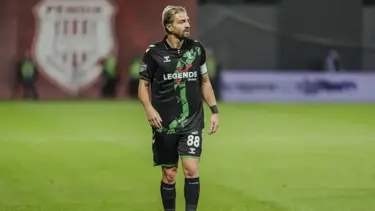 Zor olanı başardı, Caner Erkin'e 12 maçta 4. al kart