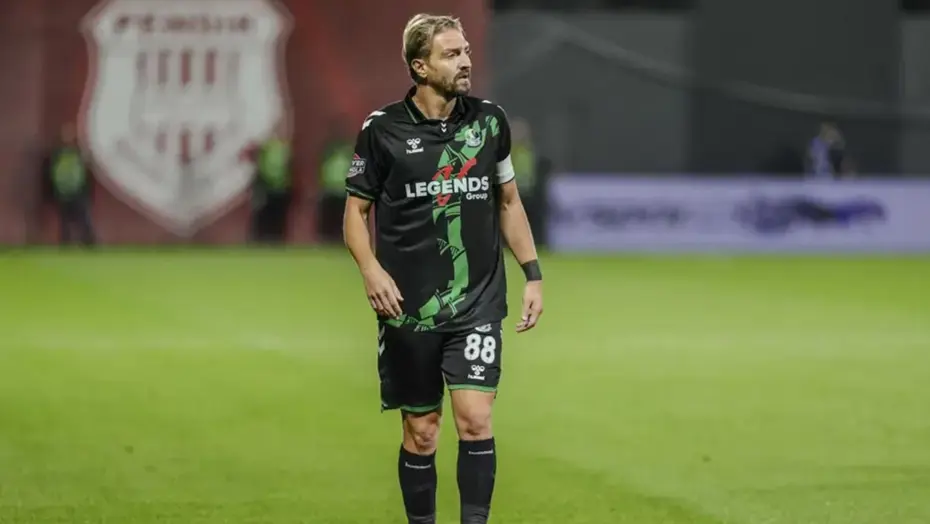 Zor olanı başardı, Caner Erkin'e 12 maçta dördüncü kırmızı kart