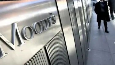Moody's İngiltere'nin kredi notunu "negatif"e çekti