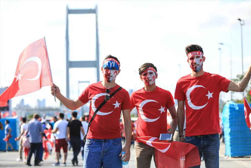 Köprüde Milli Birlik Yürüyüşü 8 Köprüde Milli Birlik Yürüyüşü 8