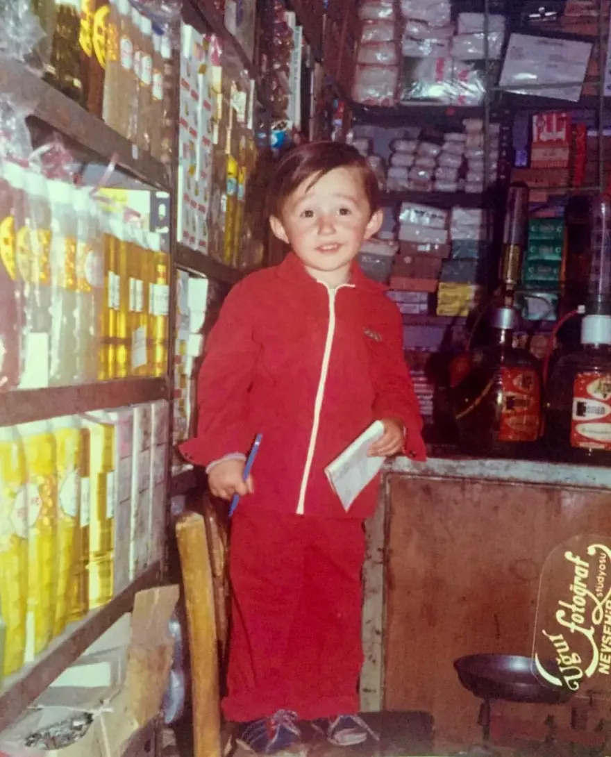 Yarım asırlık dükkanda kolonya dolumu yapıyor: Bu mesleğin bir maneviyatı var 3