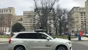 Uber, sürücüsüz araç birimini Aurora'ya satıyor Uber, sürücüsüz araç birimini Aurora'ya satıyor