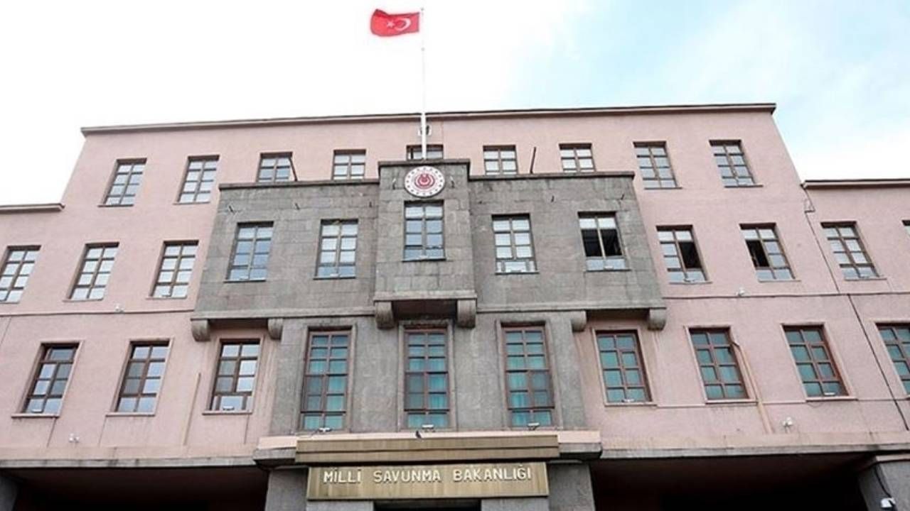 İskenderun'da şehit olan iki asker | MSB kaynakları: Ölüm nedenleri hipertermi