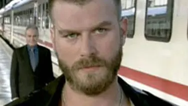 Kıvanç Tatlıtuğ Ezel'e geçince...