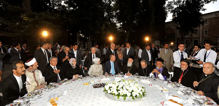 Azınlık temsilcileriyle iftar 4