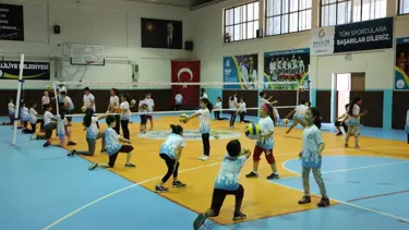 Haliliye yaz spor okullarında yüzlerce öğrenci eğitim aldı