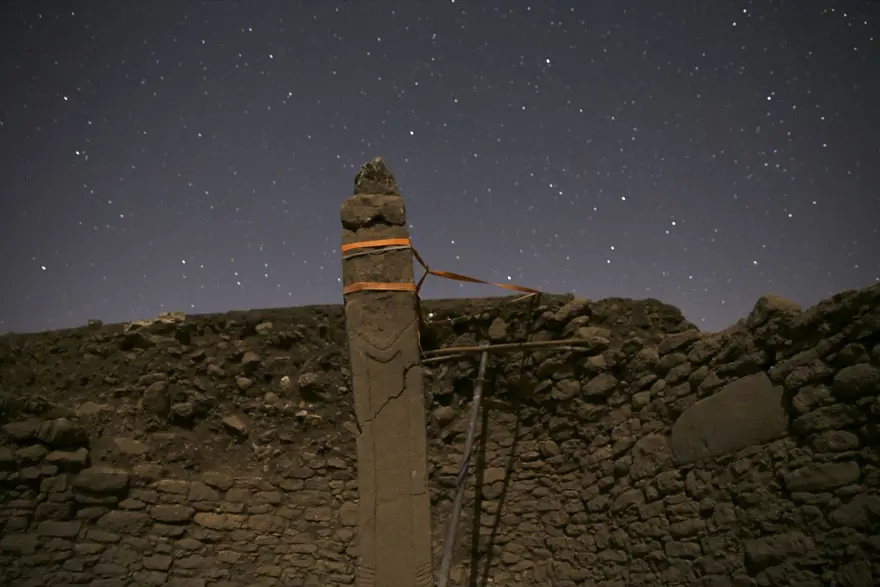 Neolitik dönemin önemli merkezi 'Karahantepe' yıldızların altında 21