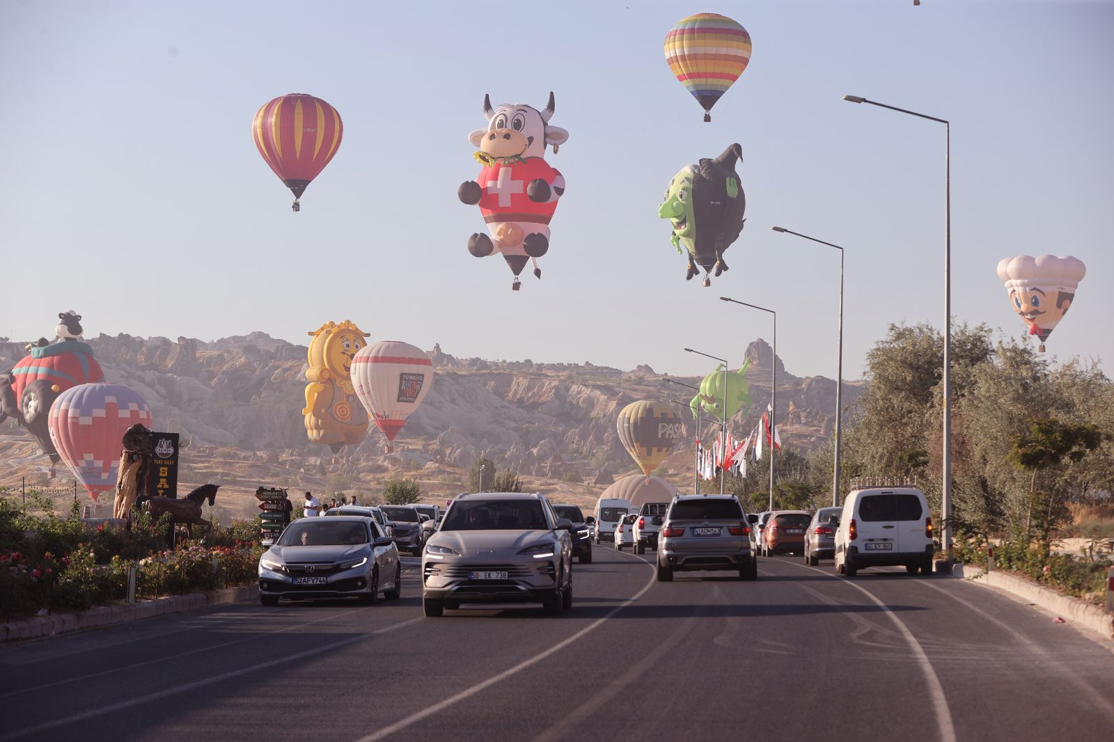 Kapadokya'da balon turlarına rüzgar engeli