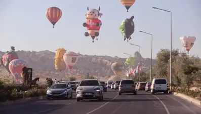 Kapadokya'da balon turlarına rüzgar engeli