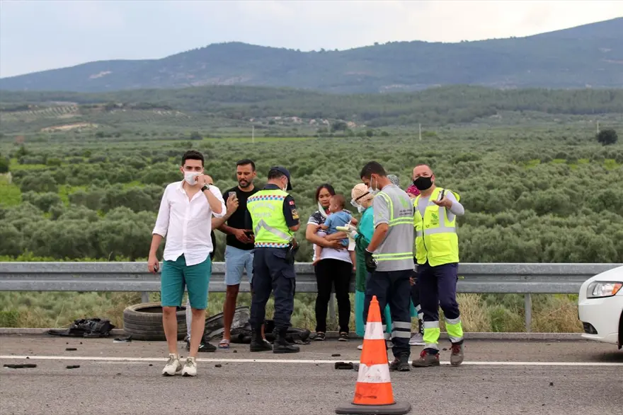 Alişan'ın kaza yaptığı olay yerinden fotoğraflar 9 Alişan'ın kaza yaptığı olay yerinden fotoğraflar 9