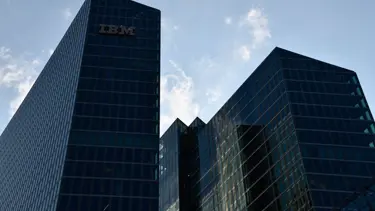 IBM’den aşı kararı: 8 Aralık’a kadar olmayana ücretsiz uzaklaştırma