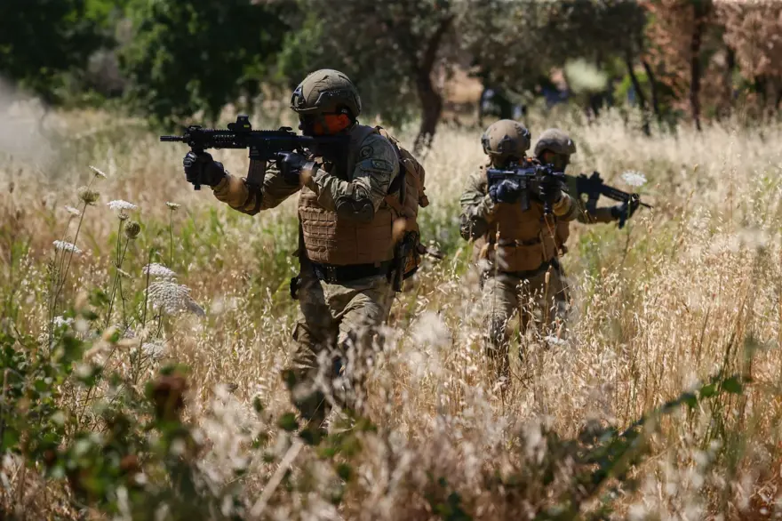 Amfibi Hücum Timleri'nden gövde gösterisi 44