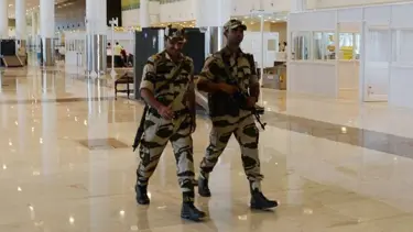 Hindistan'da havalimanı polislerine "daha az gülümseme" talimatı