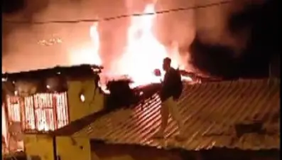 İzmir’deyangın paniği: Prizde unutulan şarj aleti evi yaktı