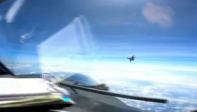 Çin savaş uçağından ABD keşif uçağına Pasifik'te agresif manevra