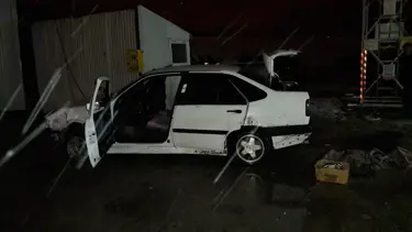 Babasının aracını kaçırıp 2 akrabasını bıçakladı