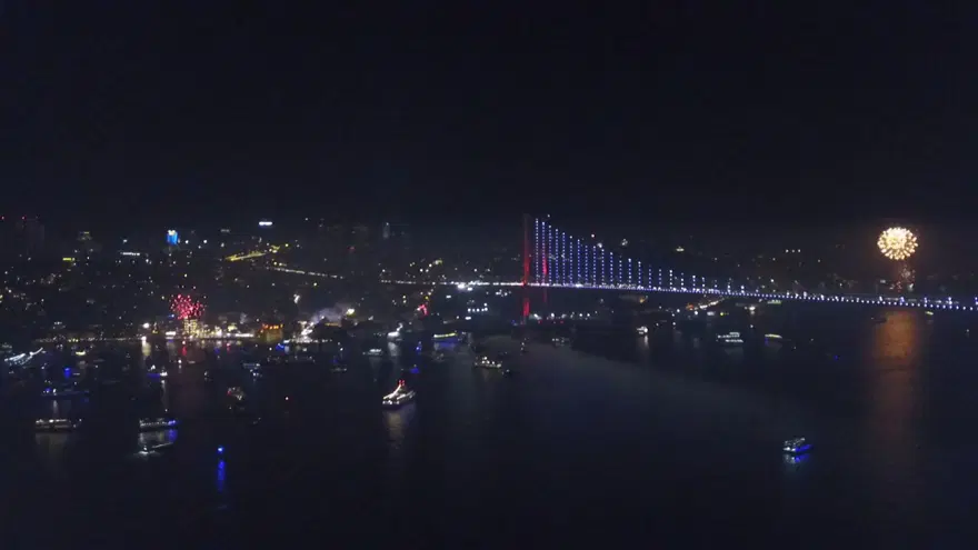 Türkiye 2023'e "Merhaba" dedi! İstanbul'da yeni yıl coşkusu 14