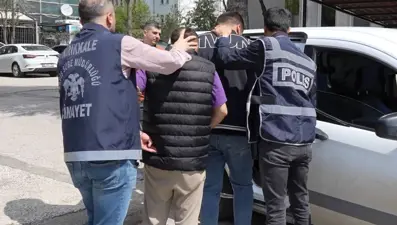 Eşine mesaj atan akrabasını sokak ortasında vurdu