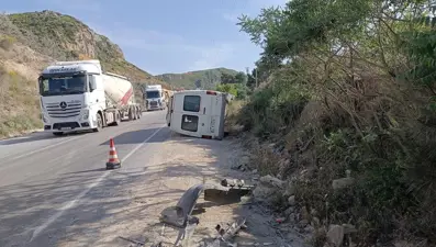 Hatay’da iki minibüs çarpıştı: 3 yaralı