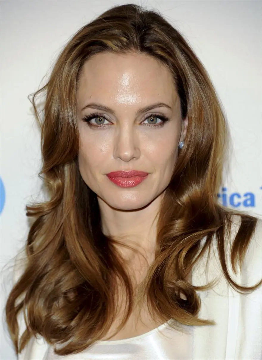 Jolie: Beni hayata bağlıyorlar 18 Jolie: Beni hayata bağlıyorlar 18