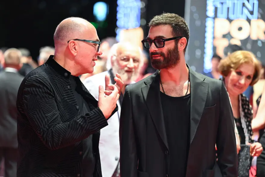 "İNŞALLAHBURADAN YENİ YÖNETMENLER, YENİ İSİMLER ÇIKAR" 3 "İNŞALLAHBURADAN YENİ YÖNETMENLER, YENİ İSİMLER ÇIKAR" 3