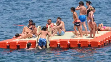 Ozan Güven tatiline Bitez'de devam ediyor