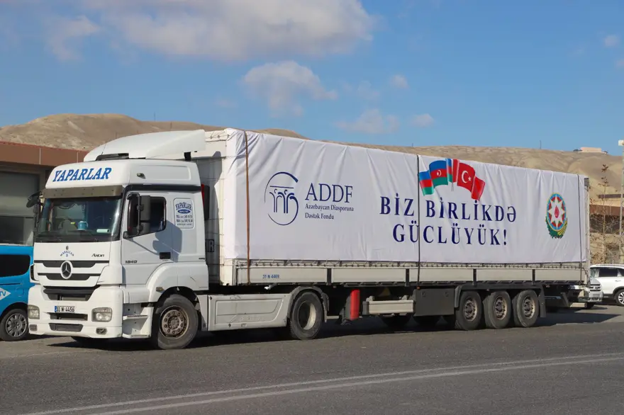 Azerbaycan'dan Türkiye’deki depremzedeler için 18 tonluk yardım 6