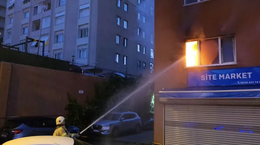 Ataşehir'de 14 katlı binada yangın 4