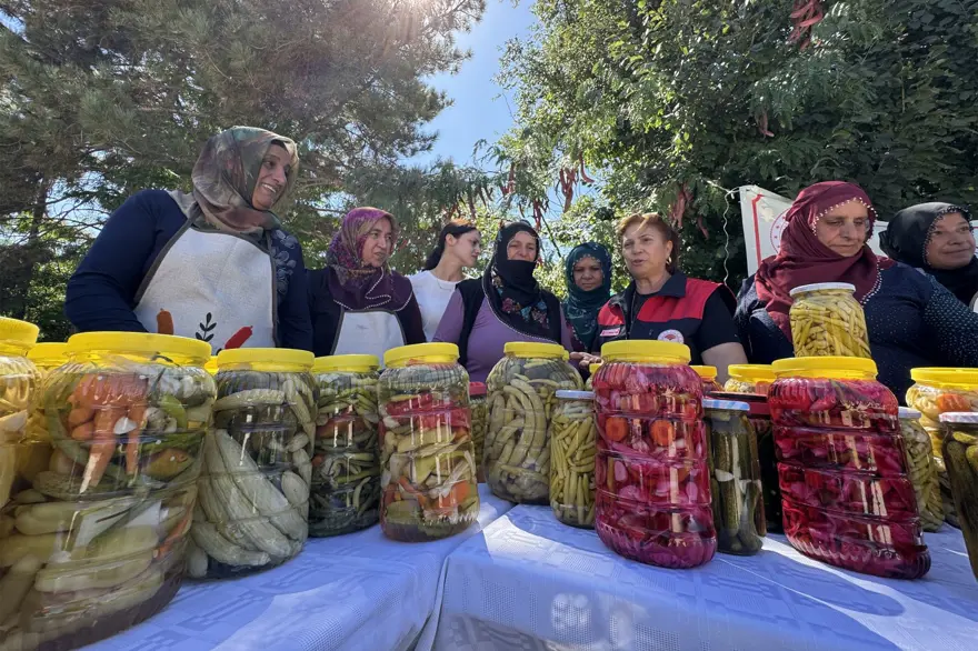 Devlet desteğiyle yetiştiriyorlar: Sebzeleri dönüştürerek gelir elde ediliyor 1 Devlet desteğiyle yetiştiriyorlar: Sebzeleri dönüştürerek gelir elde ediliyor 1