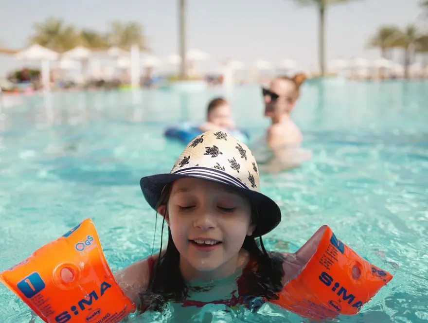 Meryem Uzerli kızlarıyla Dubai tatilinde 