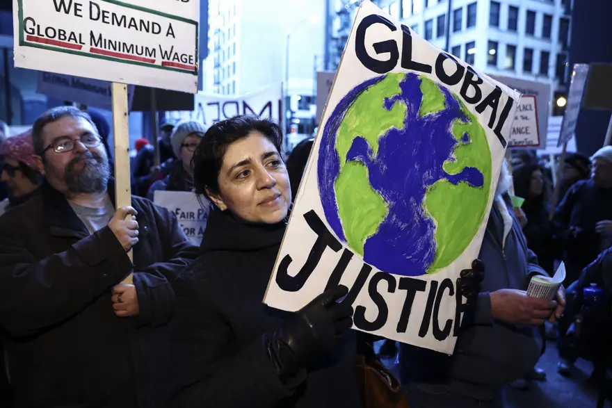 Şikago’da çifte Trump protestosu 