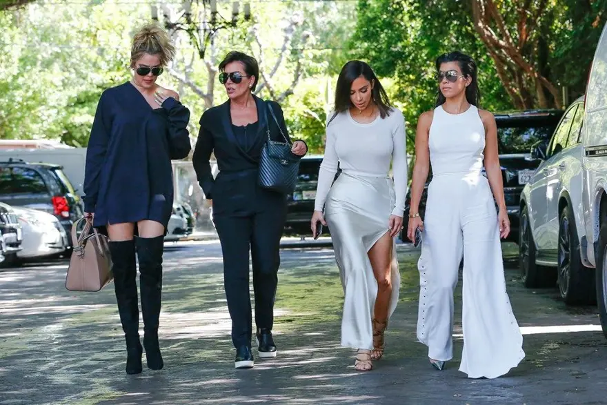 Kim Kardashian'ın korumaları annesini Kris Jenner'ı darp etti 3