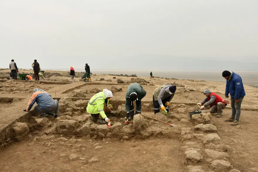 Gaziantep Taşlıgeçit Höyüğü kazılarında Roma dönemine ait yapıya ulaşıldı Gaziantep Taşlıgeçit Höyüğü kazılarında Roma dönemine ait yapıya ulaşıldı