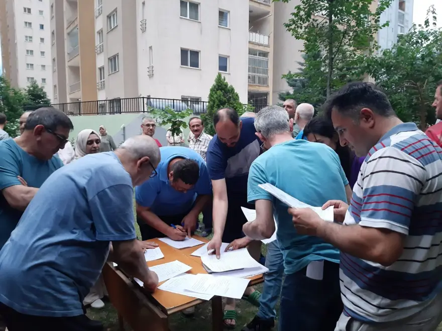 Bursa'da site zammı eylemine tekme tokat dayak 9