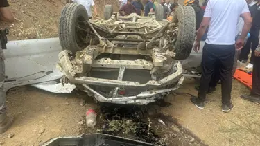 Hakkari'de trafik kazası: 3 ağır yaralı