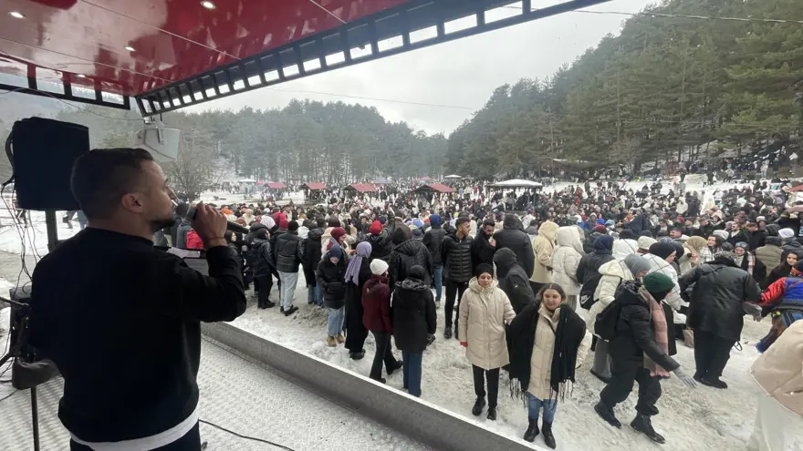 Abant'ta hamsi festivali: 2 ton balık tüketildi 3