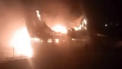 Yıldırım düşen bungalov küle döndü