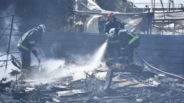 Kepez'de hurda deposu yangını