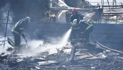 Kepez'de hurda deposu yangını