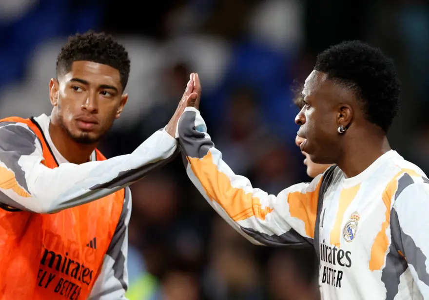 Irkçı saldırıların hedefindeki Vinicius Jr'a futbol tarihine geçecek teklif 4