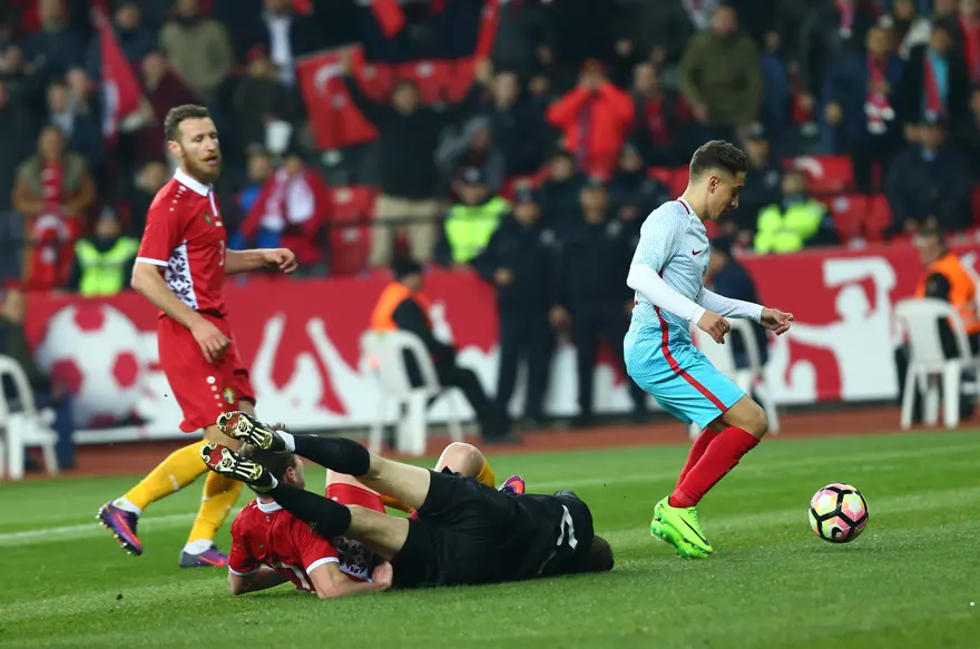 Emre Mor çaresiz bıraktı! 10