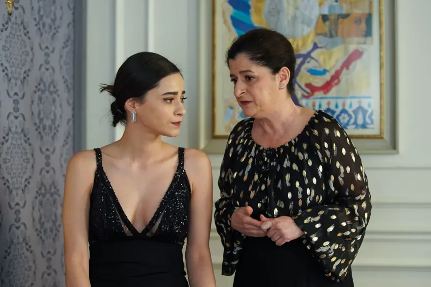 SÜREYYA, KIZLARA GERÇEKLERİ ANLATTI 4
