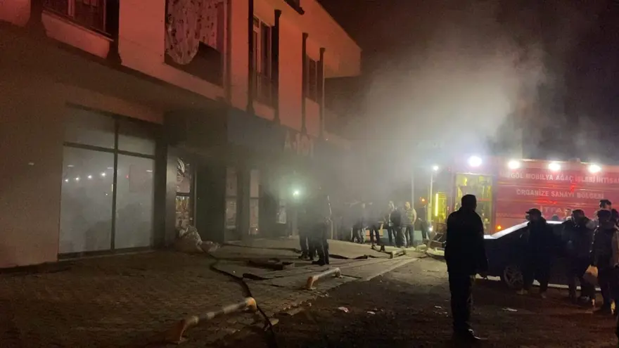 Market deposunda yangın paniği 2 Market deposunda yangın paniği 2