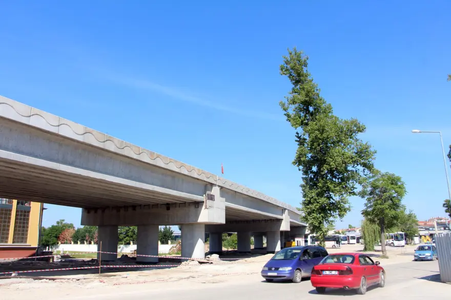 Halkalı-Kapıkule Hızlı Tren Hattı’nda inşa süreci sürüyor: Seyahatsüresi 1 saat 30 dakikaya düşecek 2 Halkalı-Kapıkule Hızlı Tren Hattı’nda inşa süreci sürüyor: Seyahatsüresi 1 saat 30 dakikaya düşecek 2